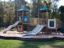 Playground (photo 1)